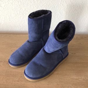 Ugg Classic Short in Indigo